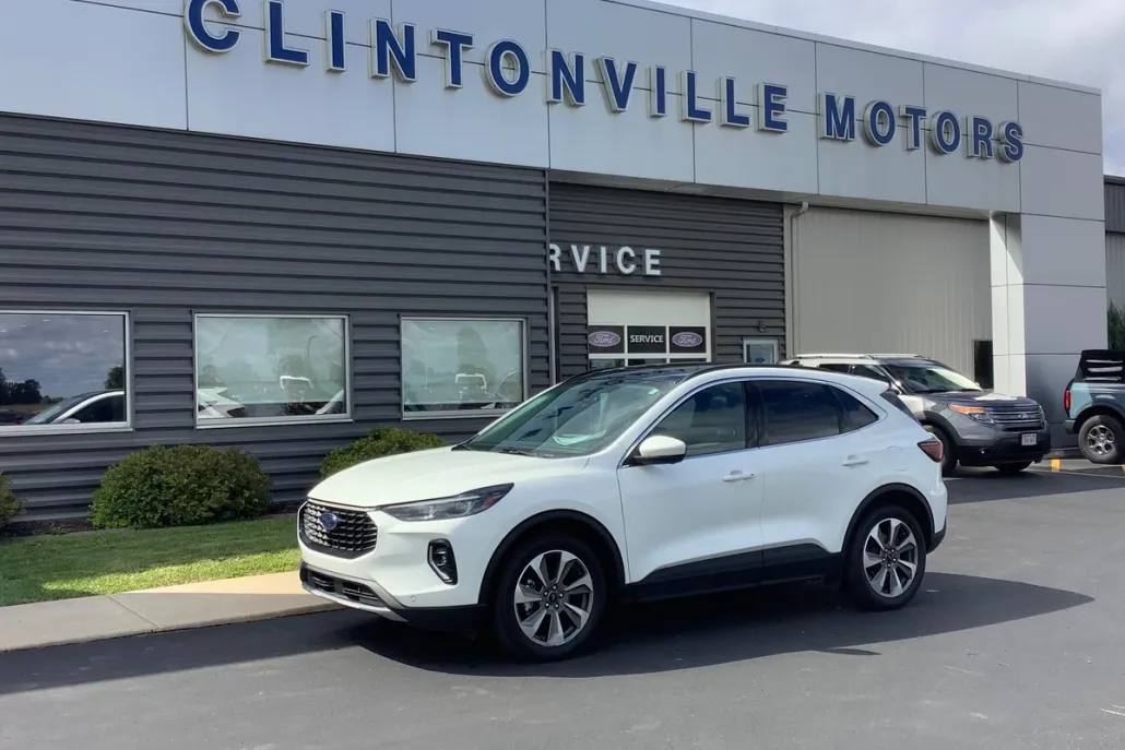 2023 Ford Escape Platinum photo 1