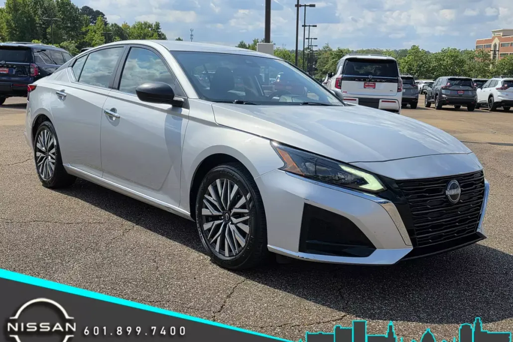 2024 Nissan Altima 2.5 SV photo 1