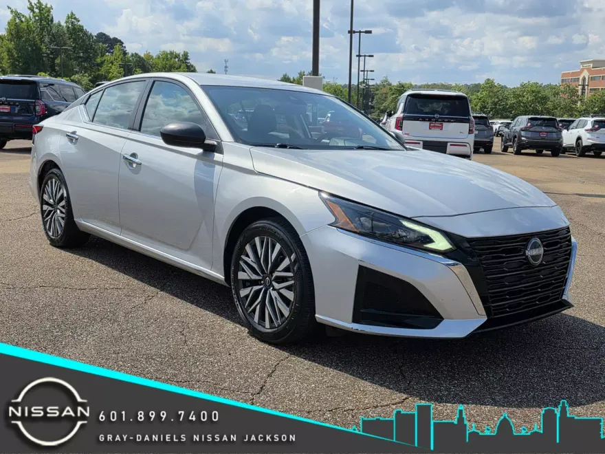 2024 Nissan Altima 2.5 SV photo 1