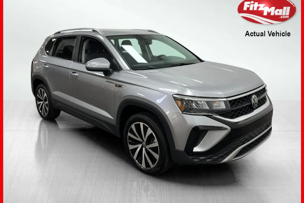 2024 Volkswagen Taos SE photo 1