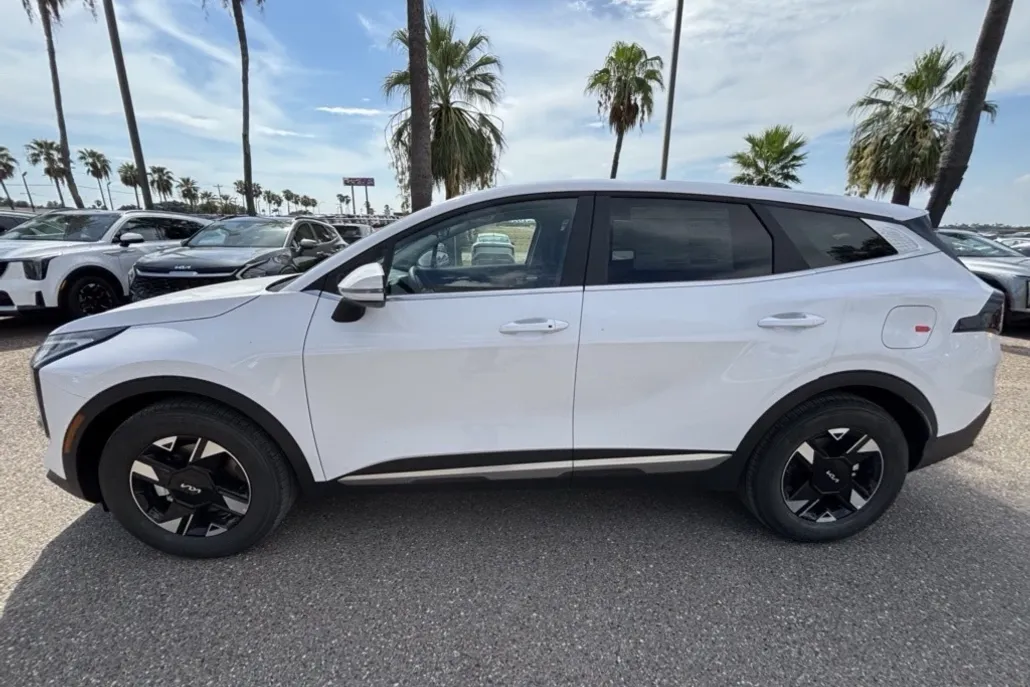 2026 Kia Sportage LX photo 1