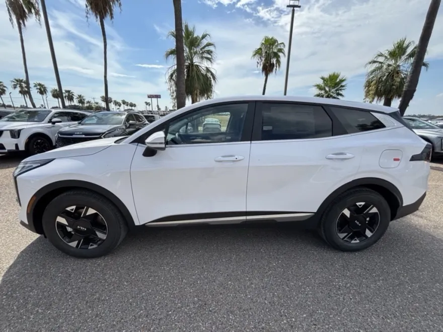 2026 Kia Sportage LX photo 1