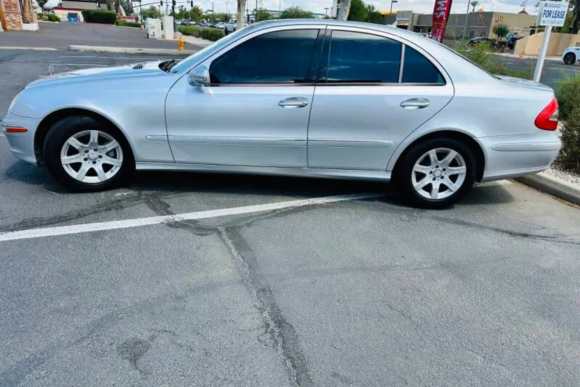 2009 Mercedes Benz E 320 BlueTEC photo 1