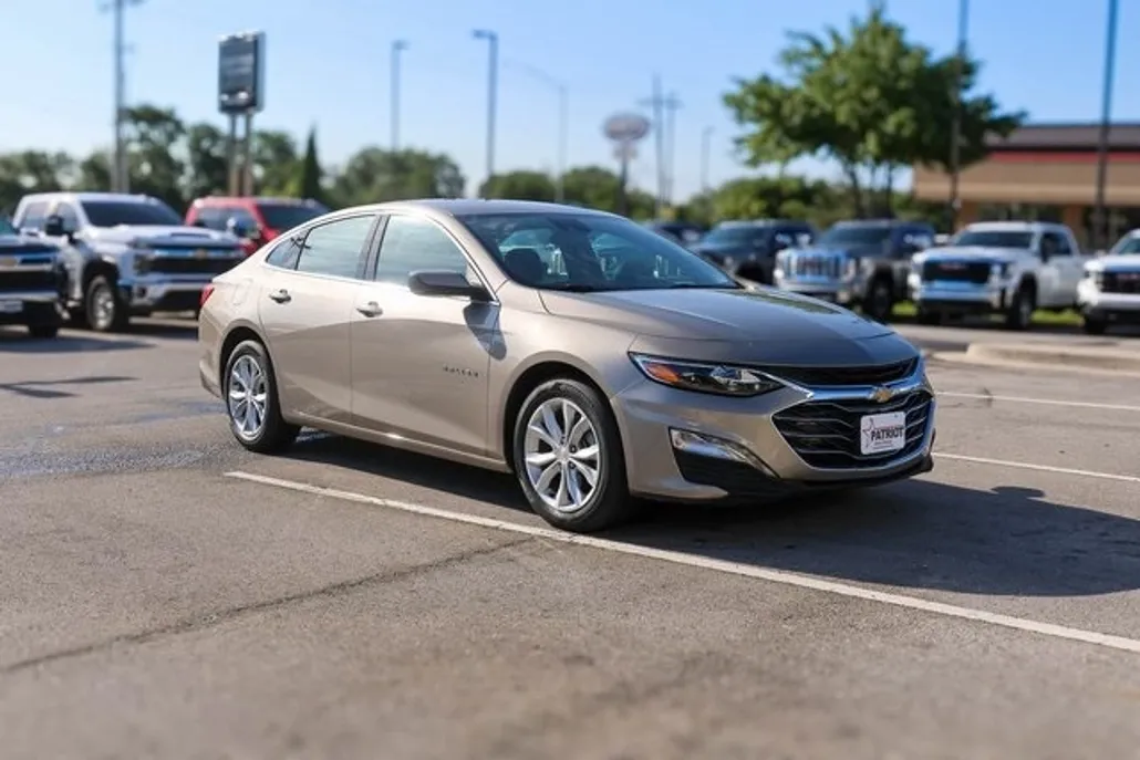 2025 Chevrolet Malibu 1LT photo 1
