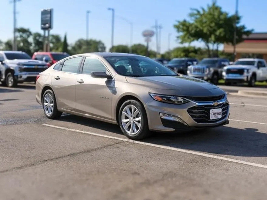 2025 Chevrolet Malibu 1LT photo 1