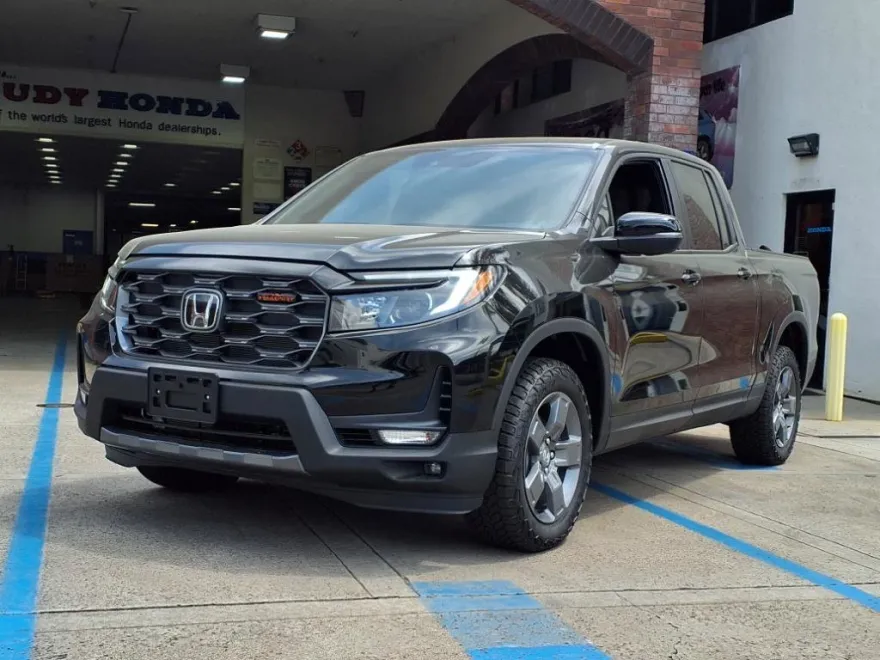 2024 Honda Ridgeline TrailSport photo 1