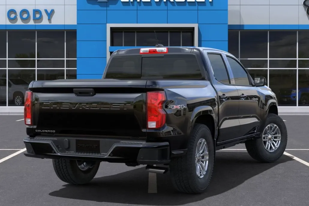 2025 Chevrolet Colorado Work Truck LT photo 1