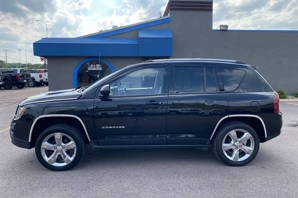2014 Jeep Compass Latitude photo 1