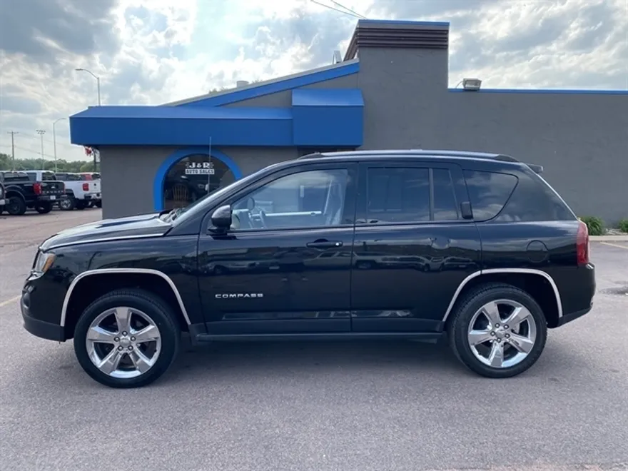 2014 Jeep Compass Latitude photo 1