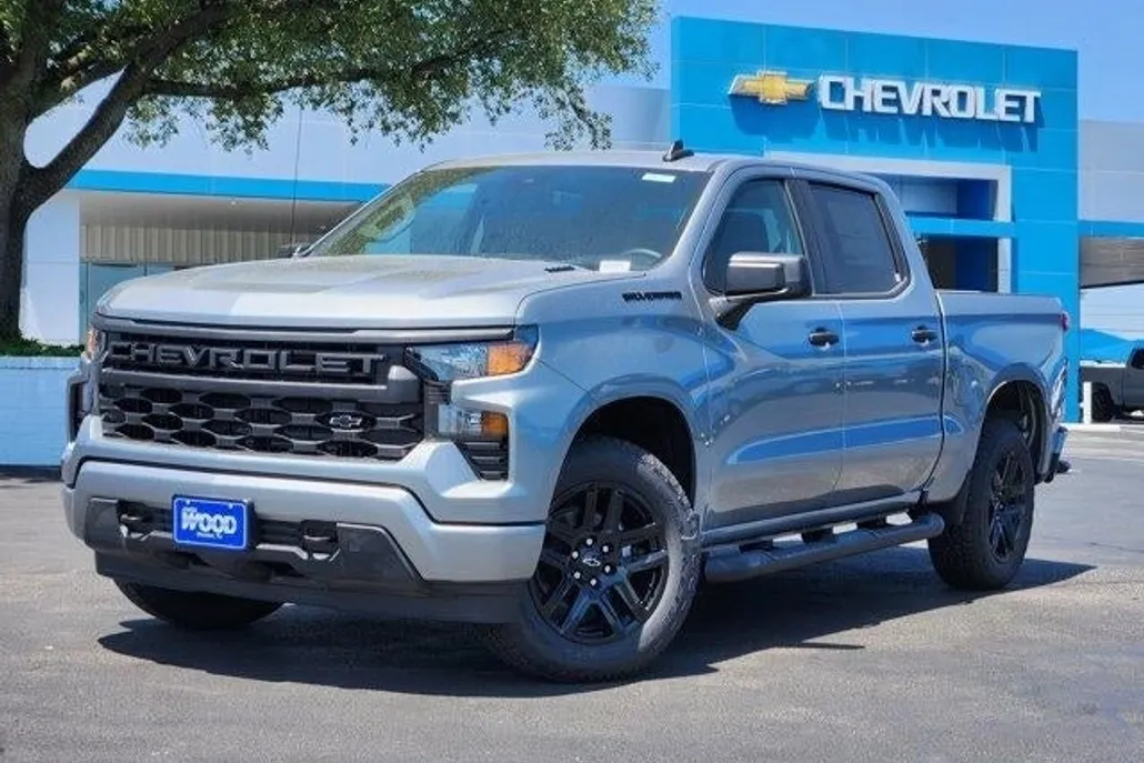2025 Chevrolet Silverado Custom photo 1