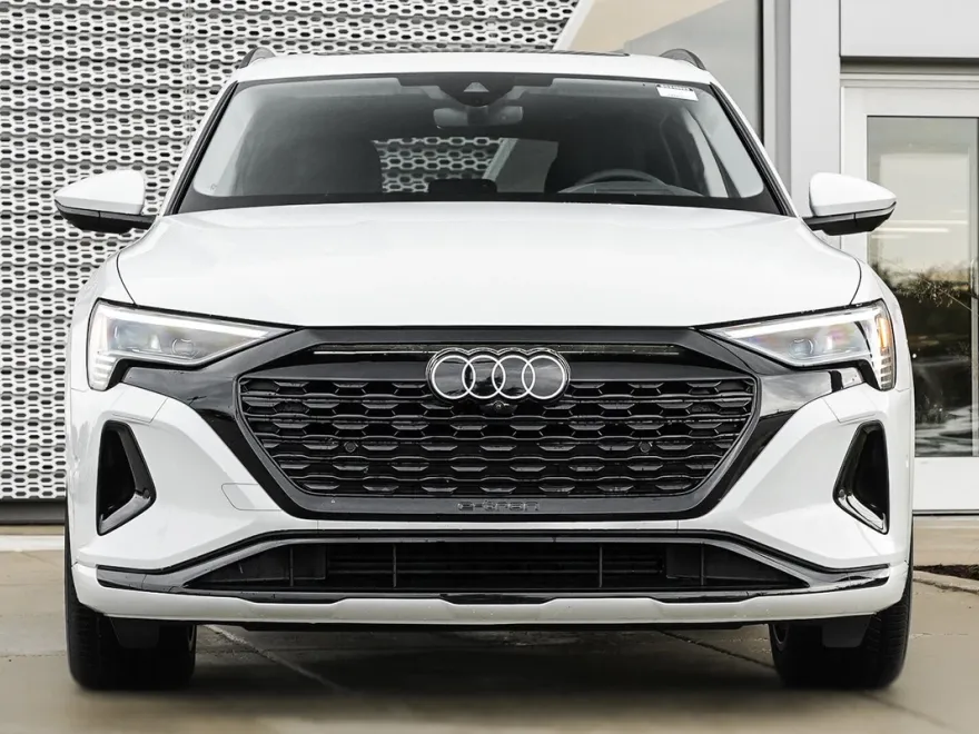 2024 Audi Q8 E-tron Prestige photo 1