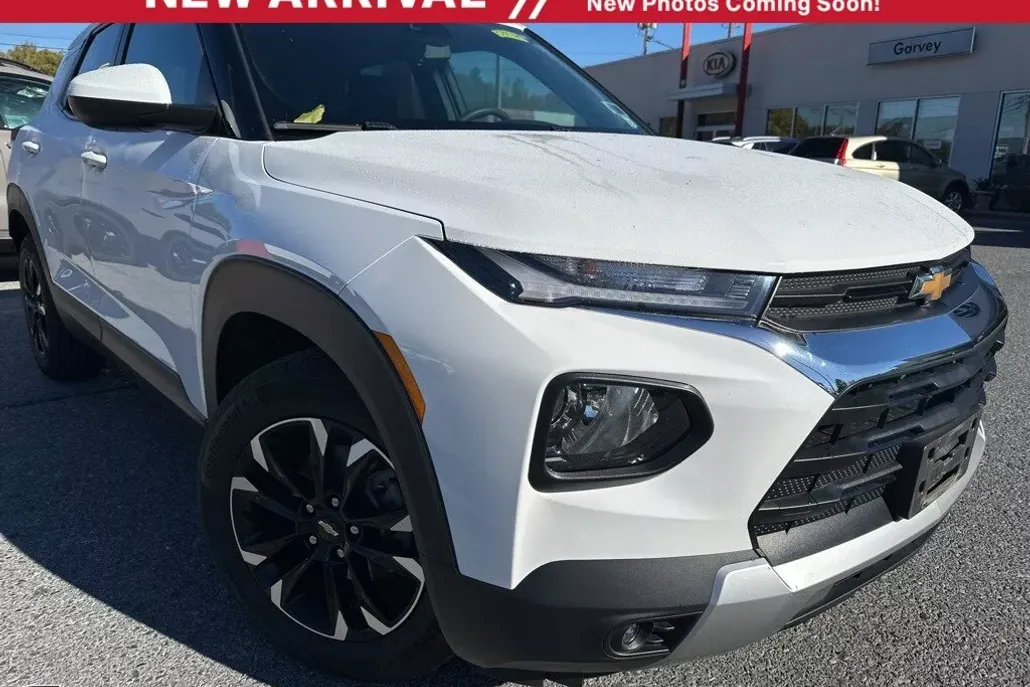 2023 Chevrolet Trailblazer LT photo 1