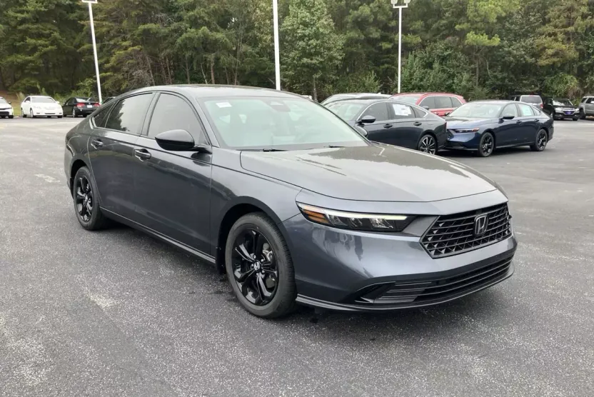 2025 Honda Accord SE photo 1