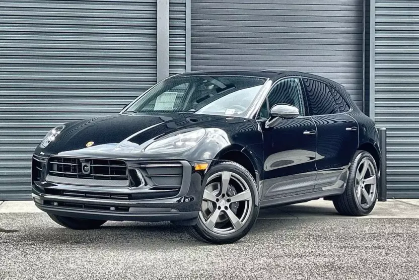 2026 Porsche Macan Base photo 1