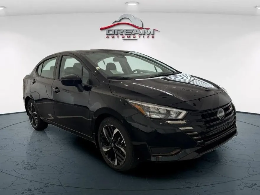 2025 Nissan Versa SR photo 1