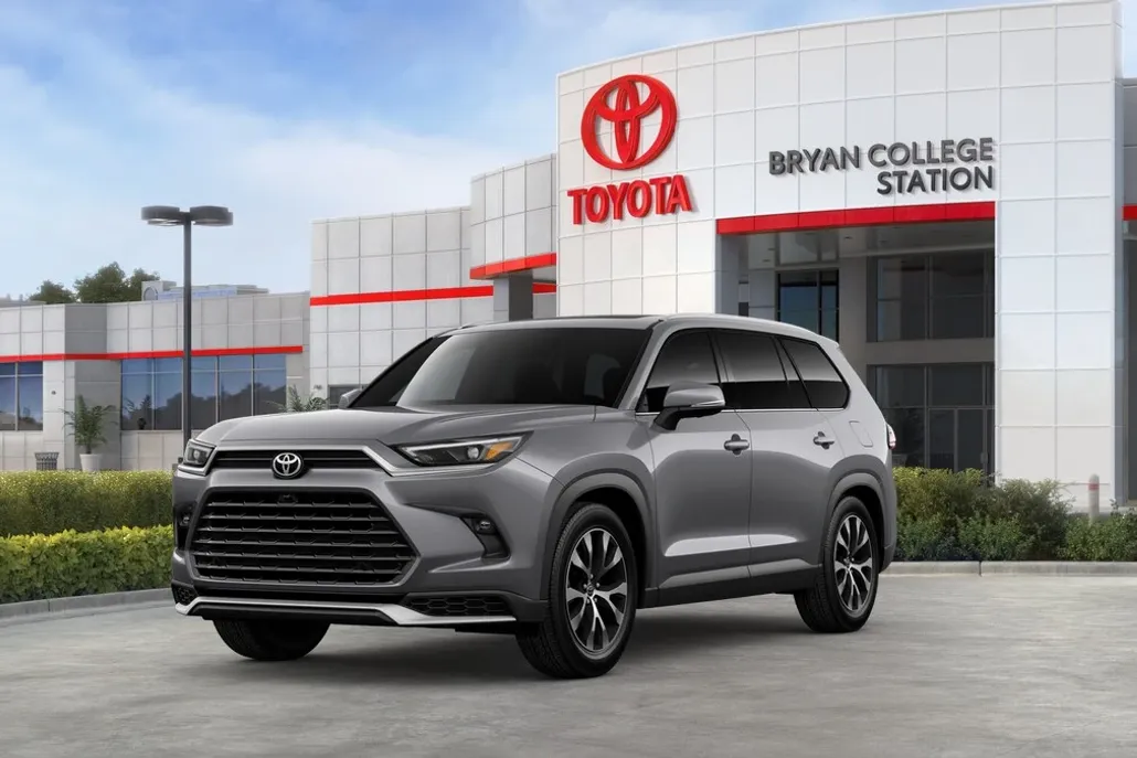 2025 Toyota Highlander Limited Hybrid photo 1