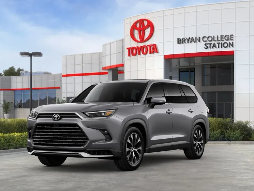 2025 Toyota Highlander Limited Hybrid photo 1