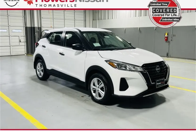 2025 Nissan Kicks Play S photo 1
