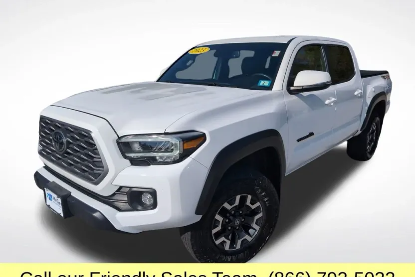 2023 Toyota Tacoma TRD Off-Road photo 1
