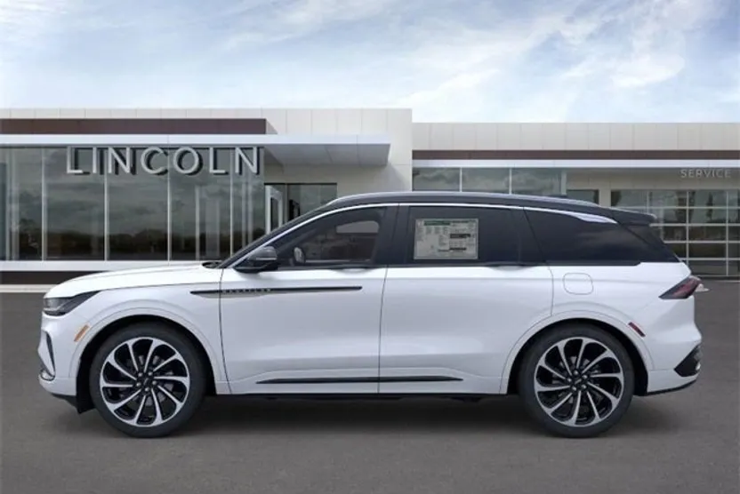 2025 Lincoln Nautilus Black Label photo 1