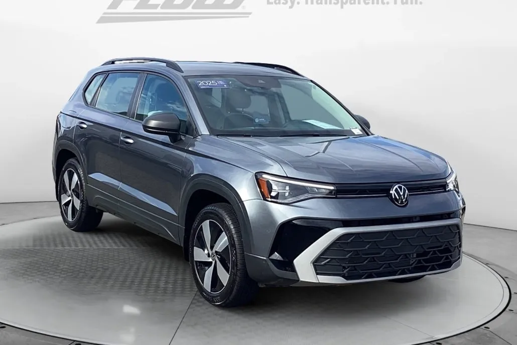 2025 Volkswagen Taos S photo 1