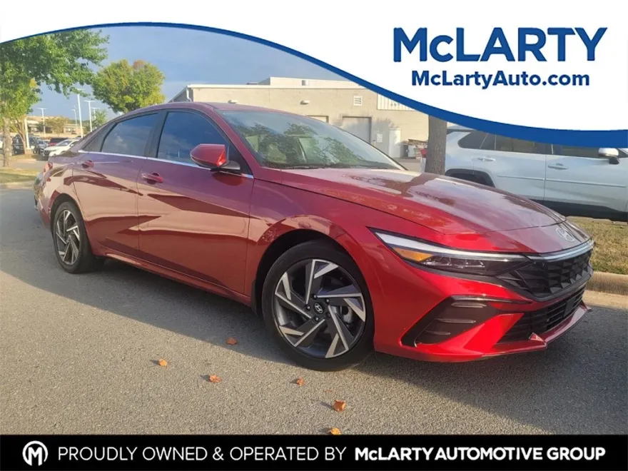 2024 Hyundai Elantra SEL photo 1