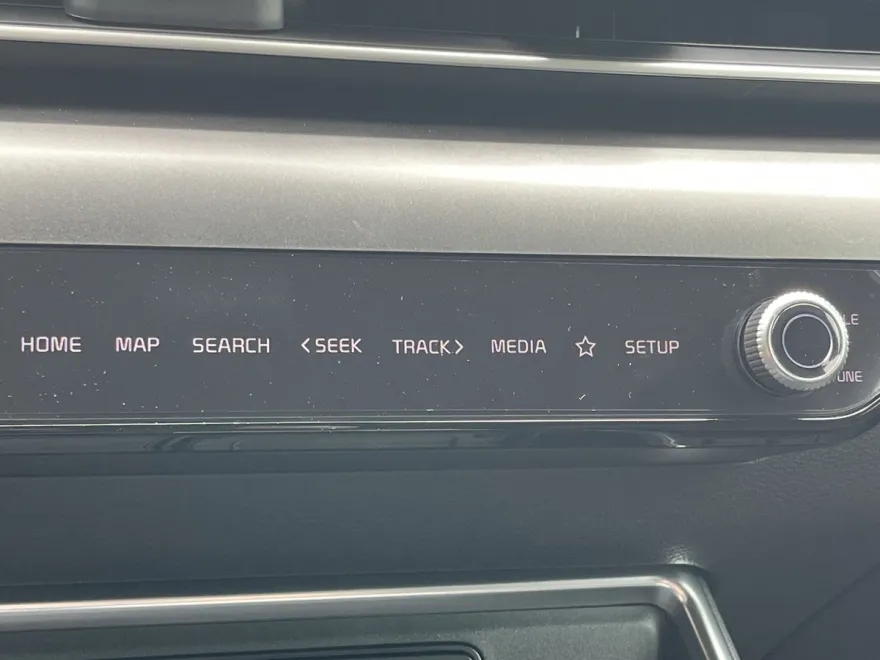 2025 Kia Carnival SX Prestige photo 6