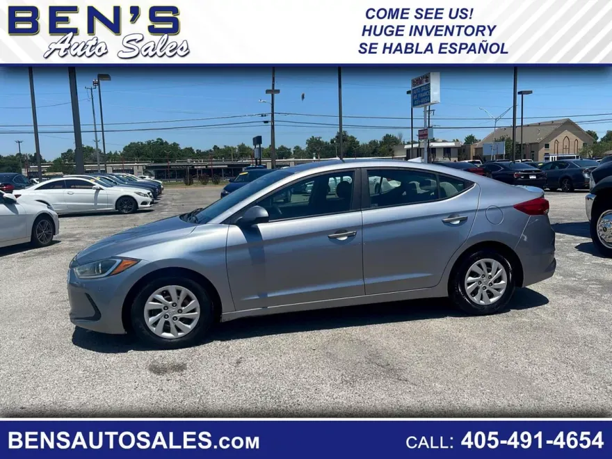 2017 Hyundai Elantra SE photo 1