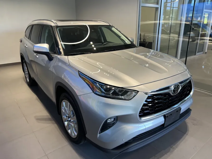 2021 Toyota Highlander Limited photo 1