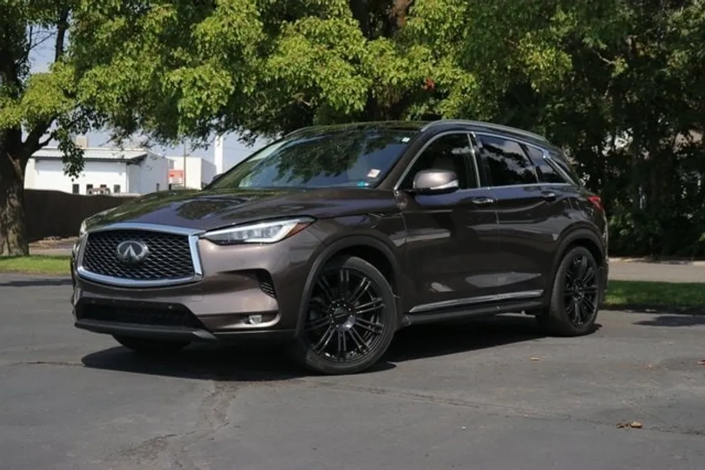 2019 Infiniti QX50 Essential photo 1