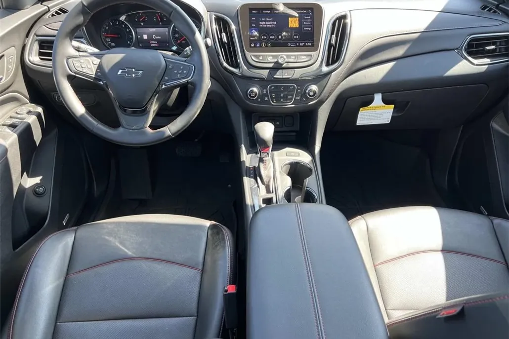 2023 Chevrolet Equinox RS photo 1
