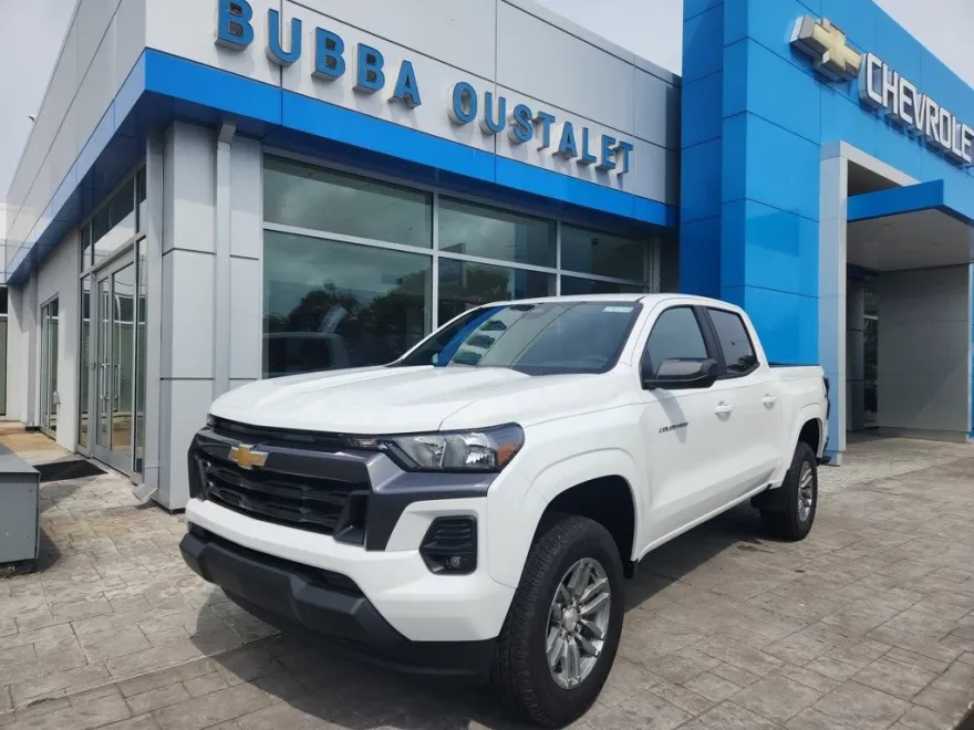 2024 Chevrolet Colorado LT photo 1