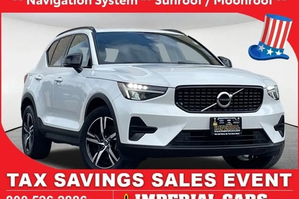 2024 Volvo XC40 Core photo 1