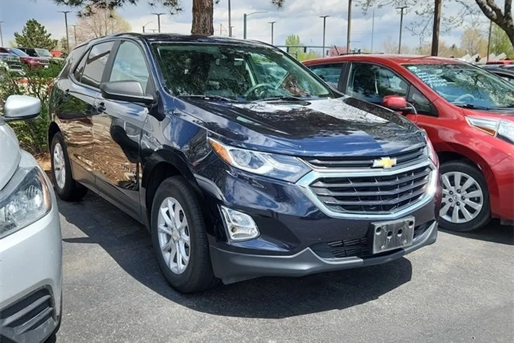 2021 Chevrolet Equinox LS photo 1