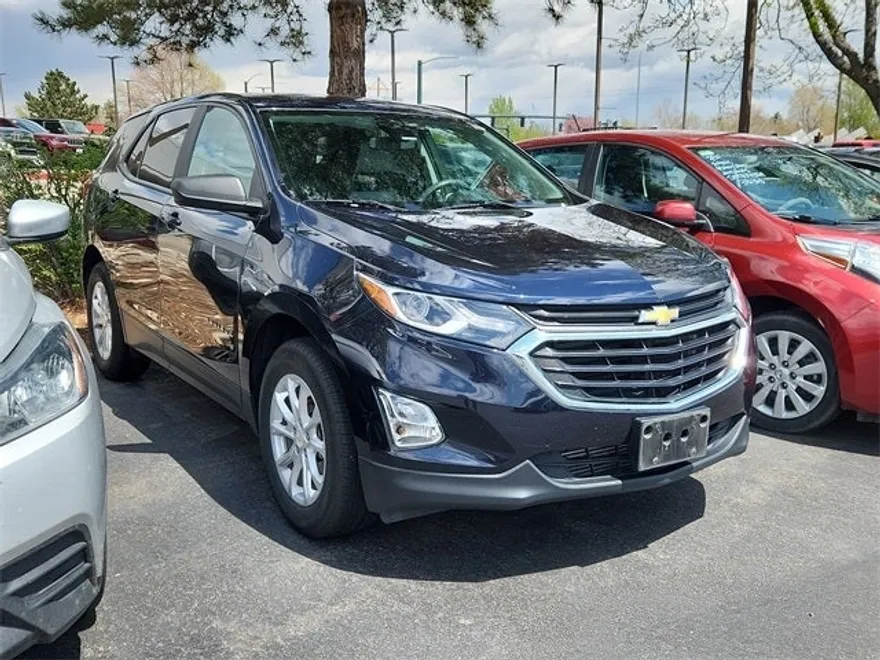 2021 Chevrolet Equinox LS photo 1