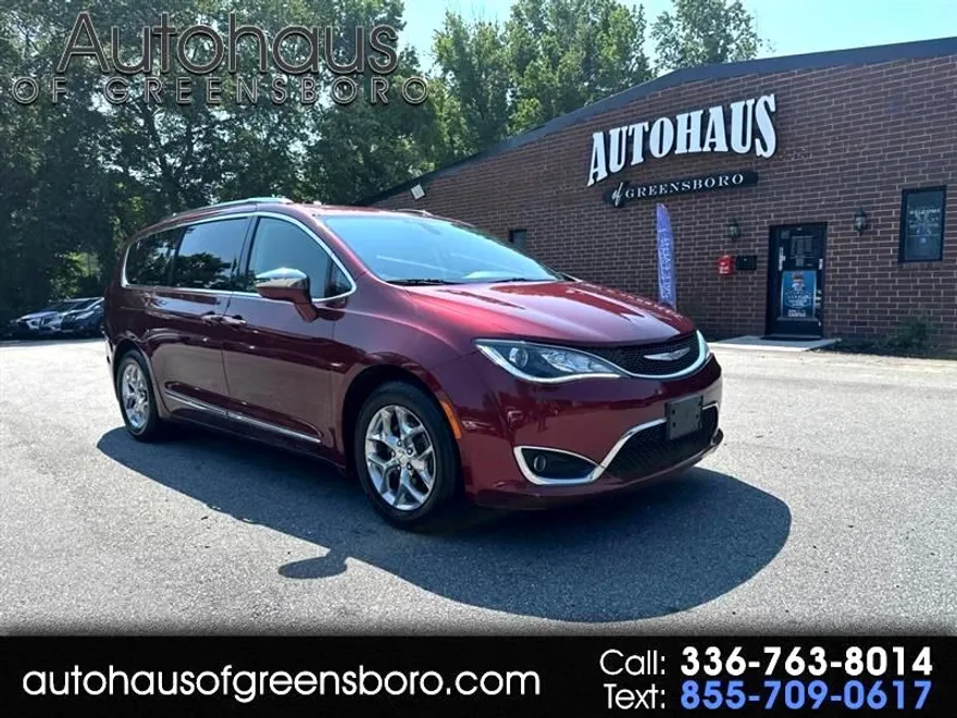 2018 Chrysler Pacifica Limited photo 1
