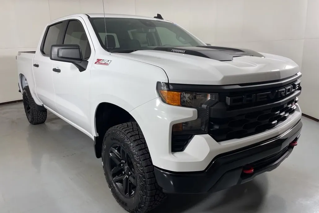 2026 Chevrolet Silverado 1500 Custom Trail Boss photo 1