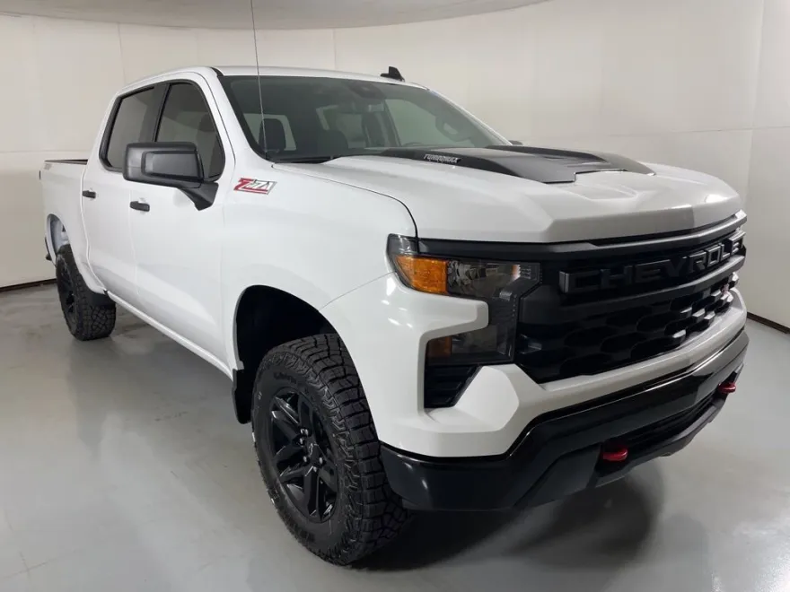 2026 Chevrolet Silverado 1500 Custom Trail Boss photo 1