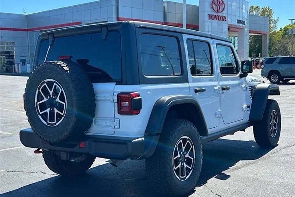 2024 Jeep Wrangler Rubicon photo 1