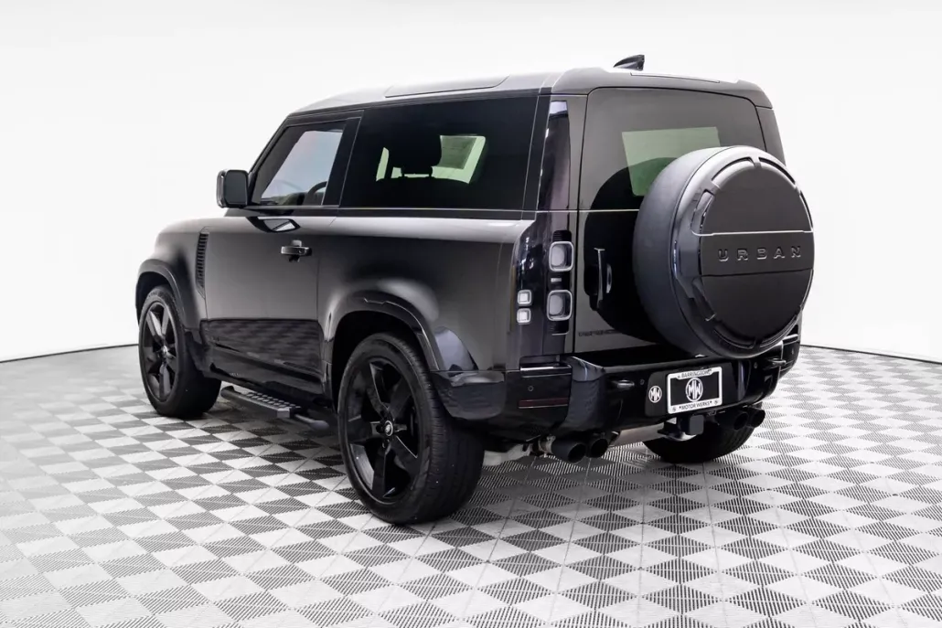2024 Land Rover Defender 90 V8 photo 1