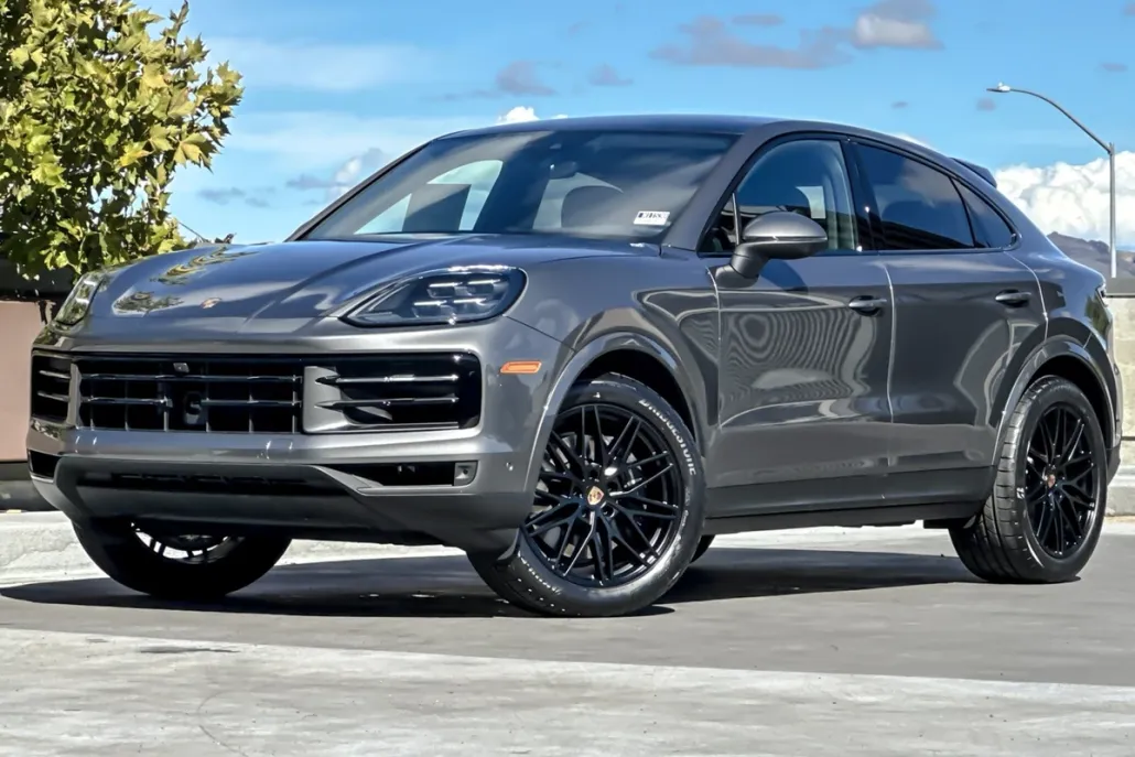 2025 Porsche Cayenne Coupe photo 1