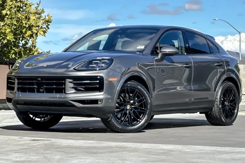 2025 Porsche Cayenne Coupe photo 1