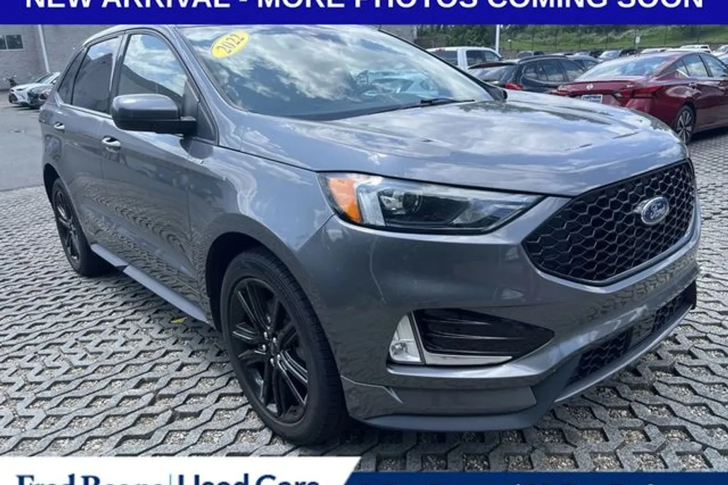 2022 Ford Edge ST photo 1