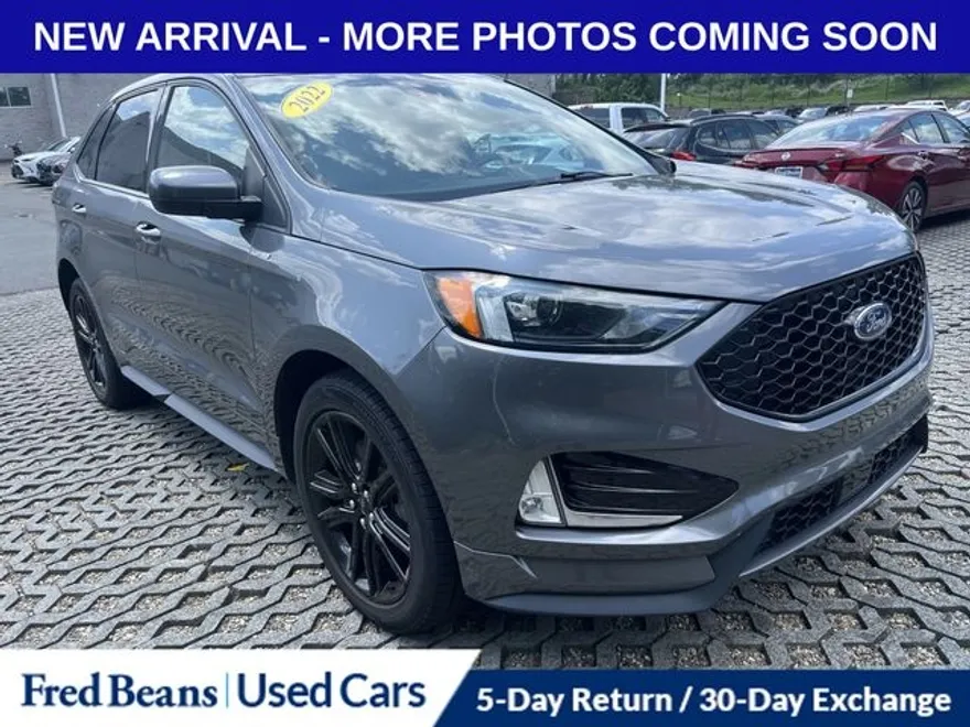 2022 Ford Edge ST photo 1