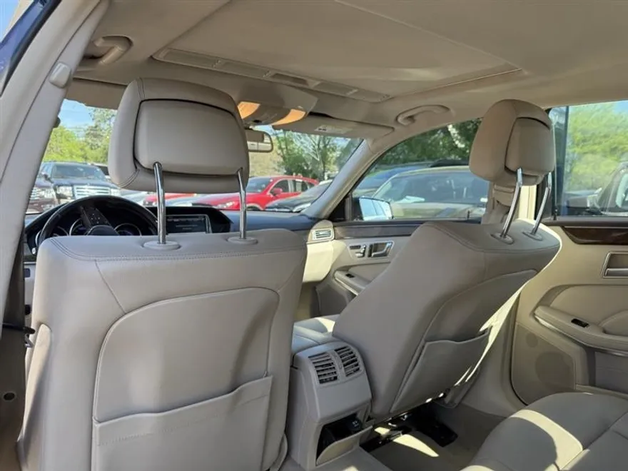 2015 Mercedes Benz E 350 photo 18