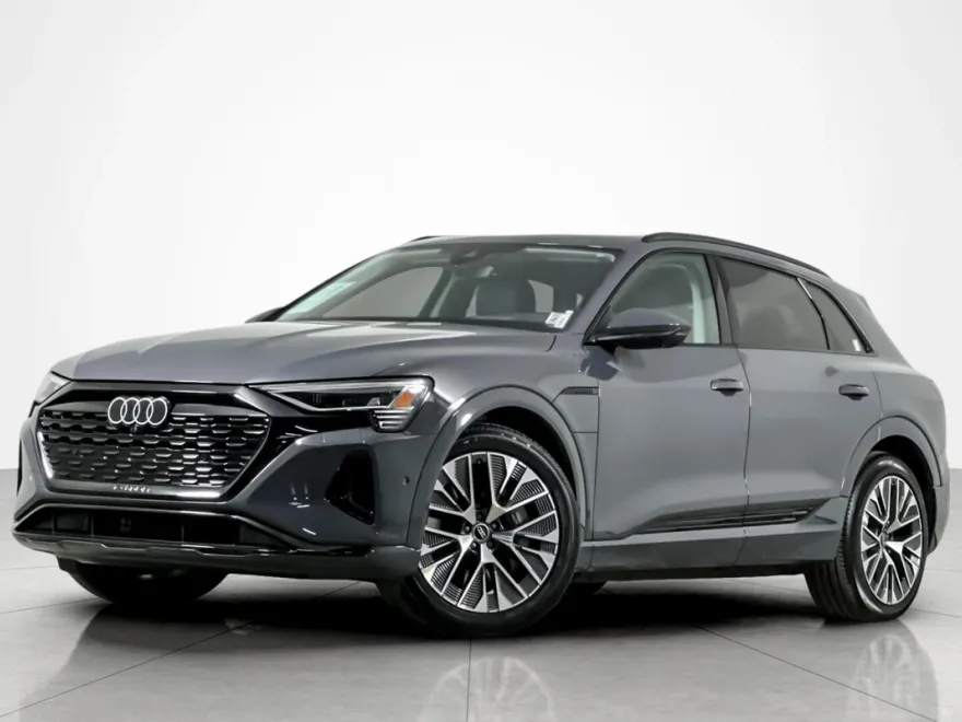 2024 Audi Q8 E-tron Prestige photo 1