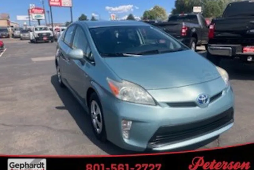 2014 Toyota Prius Two photo 1