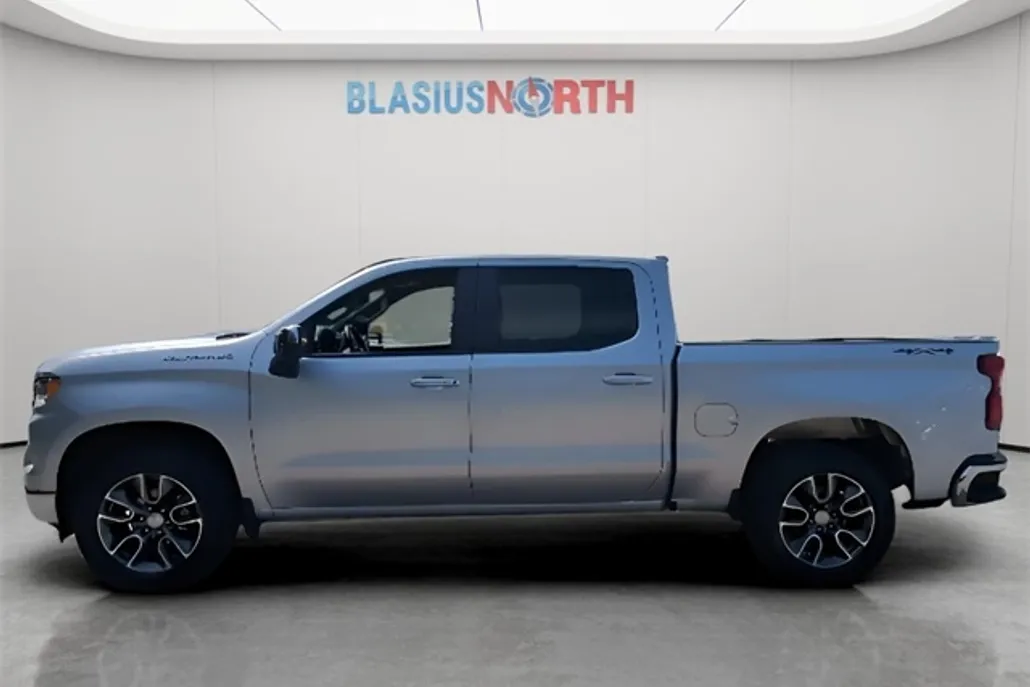 2022 Chevrolet Silverado 1500 LT photo 1