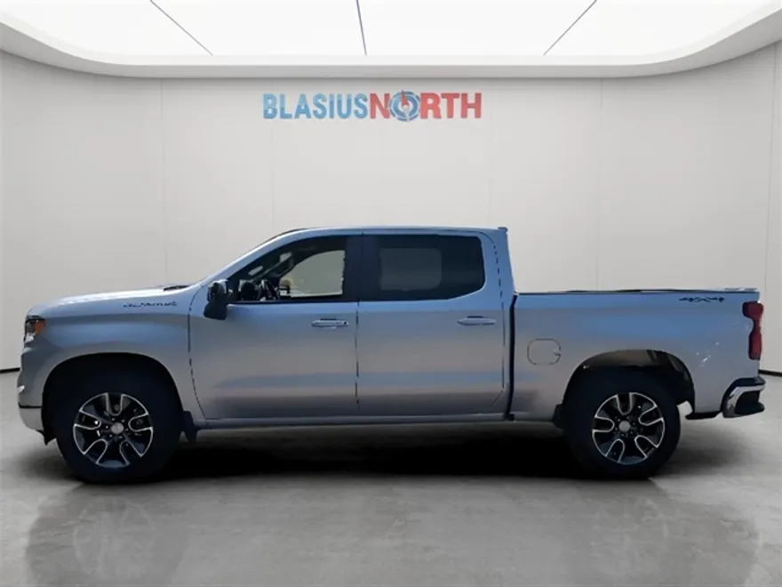 2022 Chevrolet Silverado 1500 LT photo 1