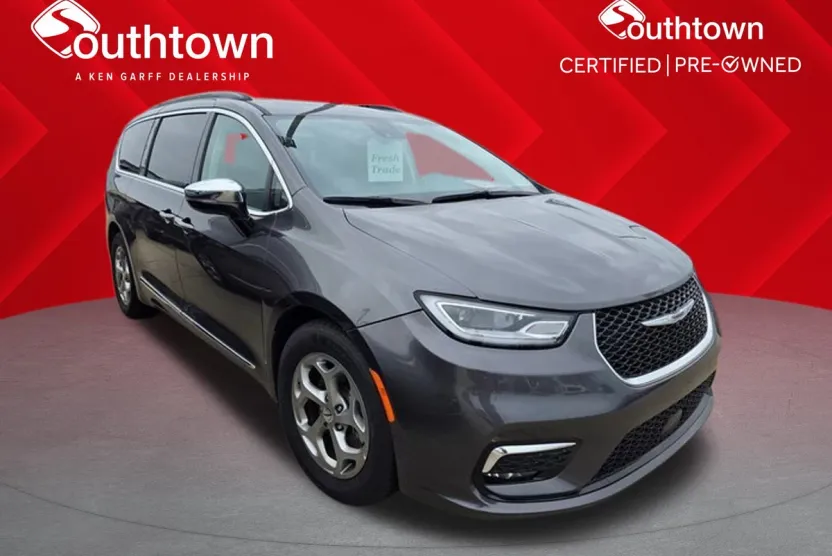 2023 Chrysler Pacifica Limited photo 1